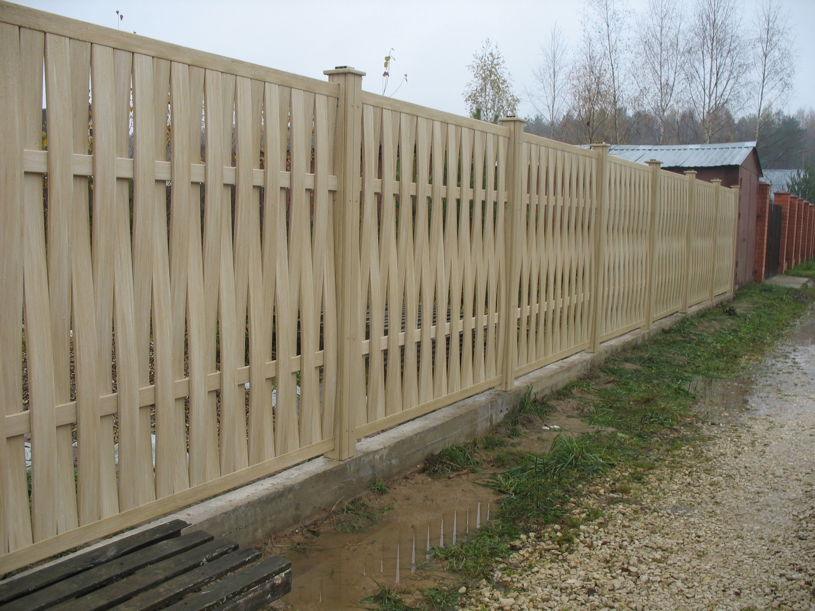 оригинальный деревянный забор
